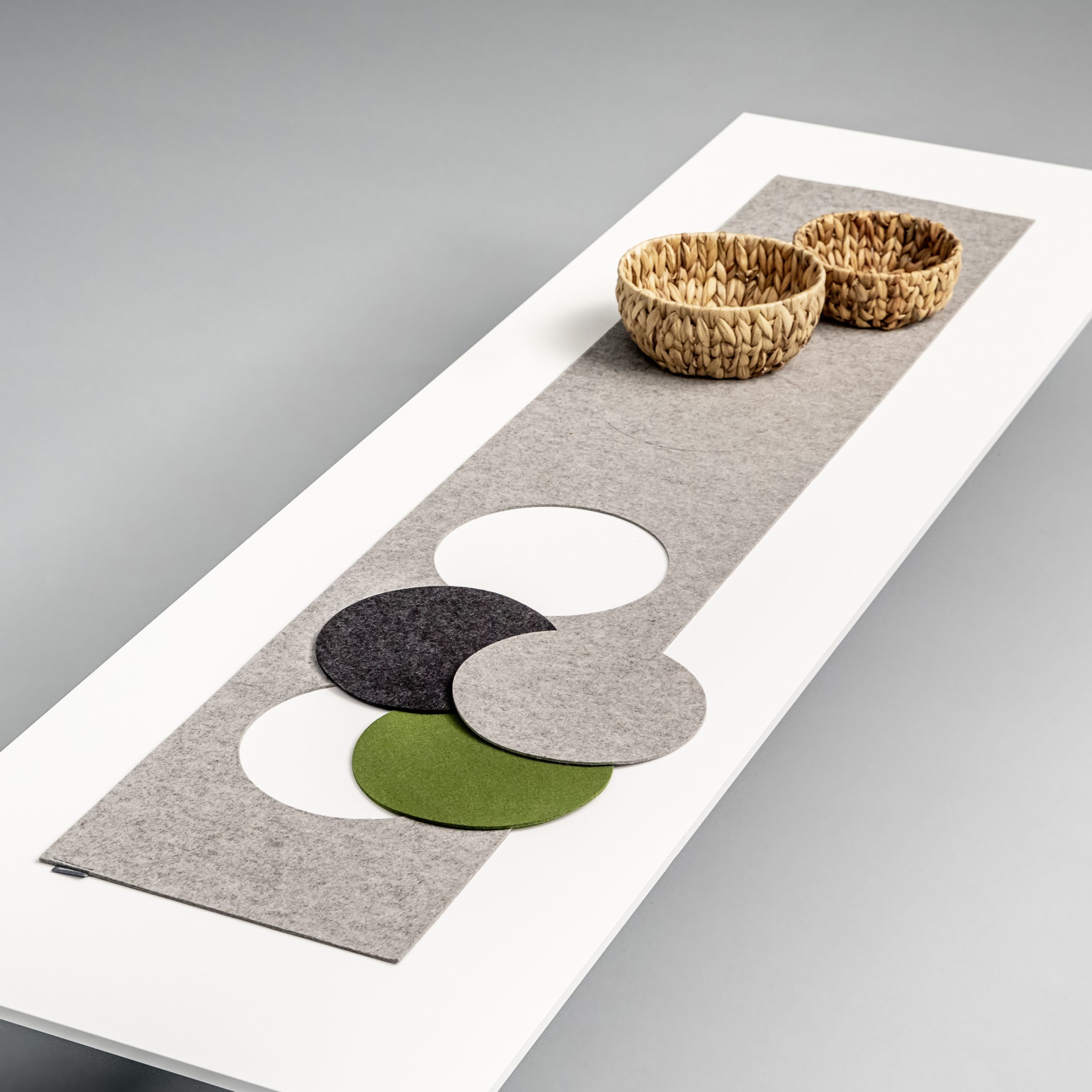 Tischläufer DOTS aus Filz / 180 x 35 cm | Alpenfilz
